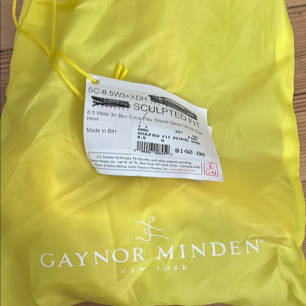 Gaynor Minden Sculpted fit 8.5 wide 3 + box
